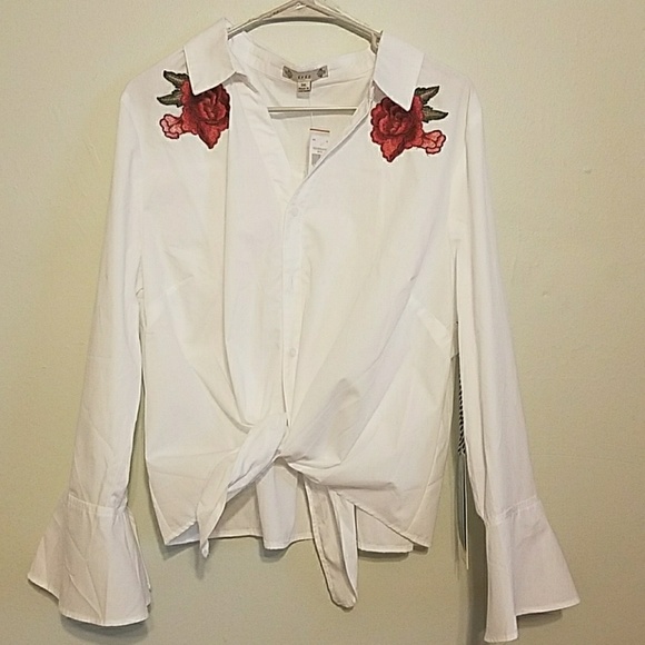 Iris Los Angeles Tops - Rose Detail 🌺 BellSleeve Crop Top w/ Collar